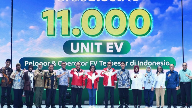 Menkominfo Hadiri Peluncuran Tambahan Kendaraan Listrik untuk Transportasi Online