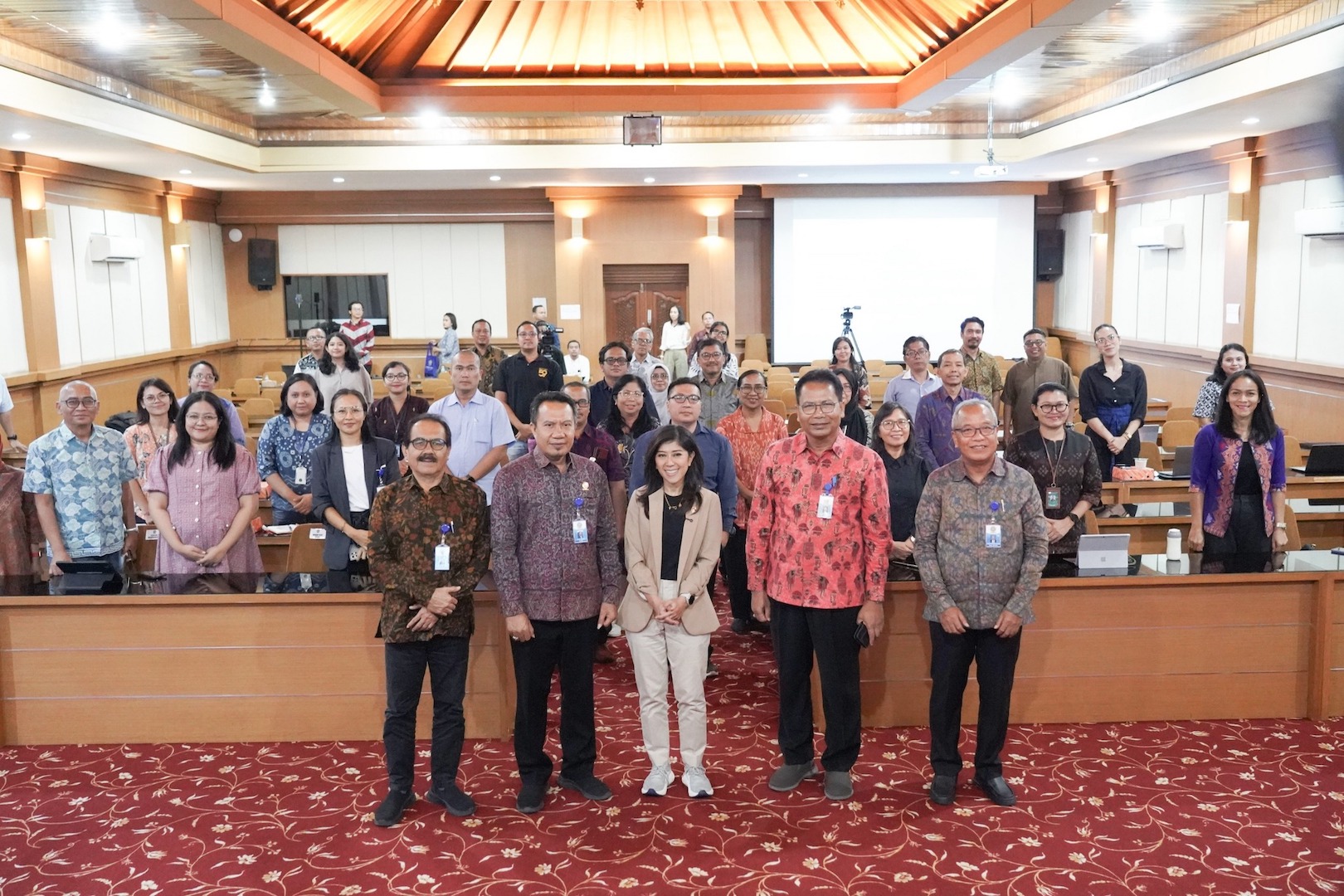 Bukan Membatasi, PP Tunas Bimbing Anak Mengakses Dunia Digital dengan Aman